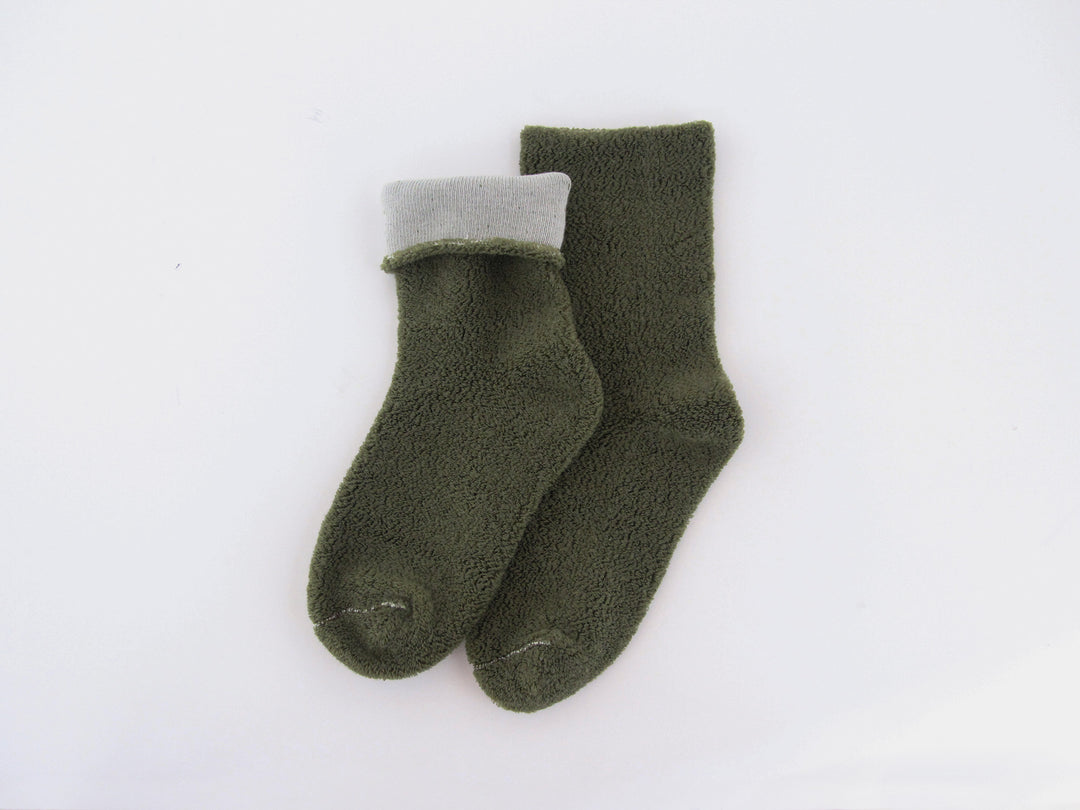 Gluck und Gute  足の寝間着 2025